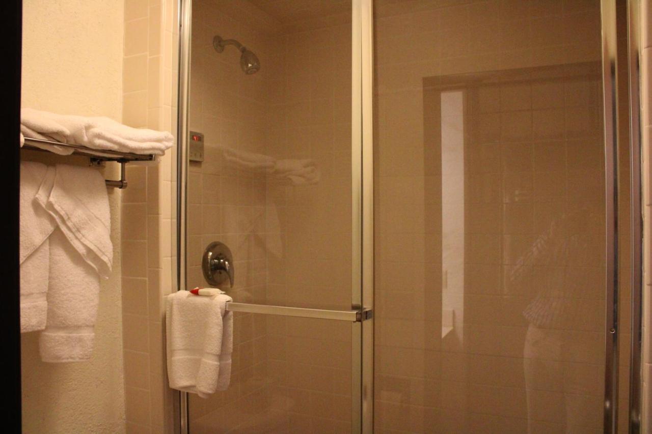 The Oasis Hotel & Bar Sheboygan Falls المظهر الخارجي الصورة