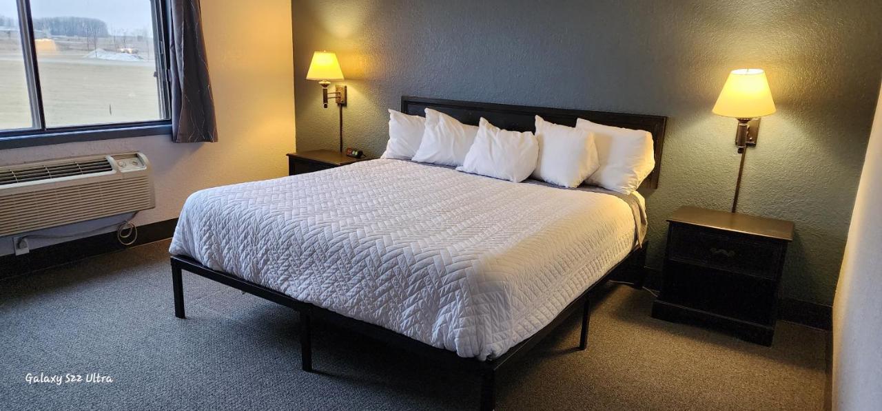 The Oasis Hotel & Bar Sheboygan Falls المظهر الخارجي الصورة