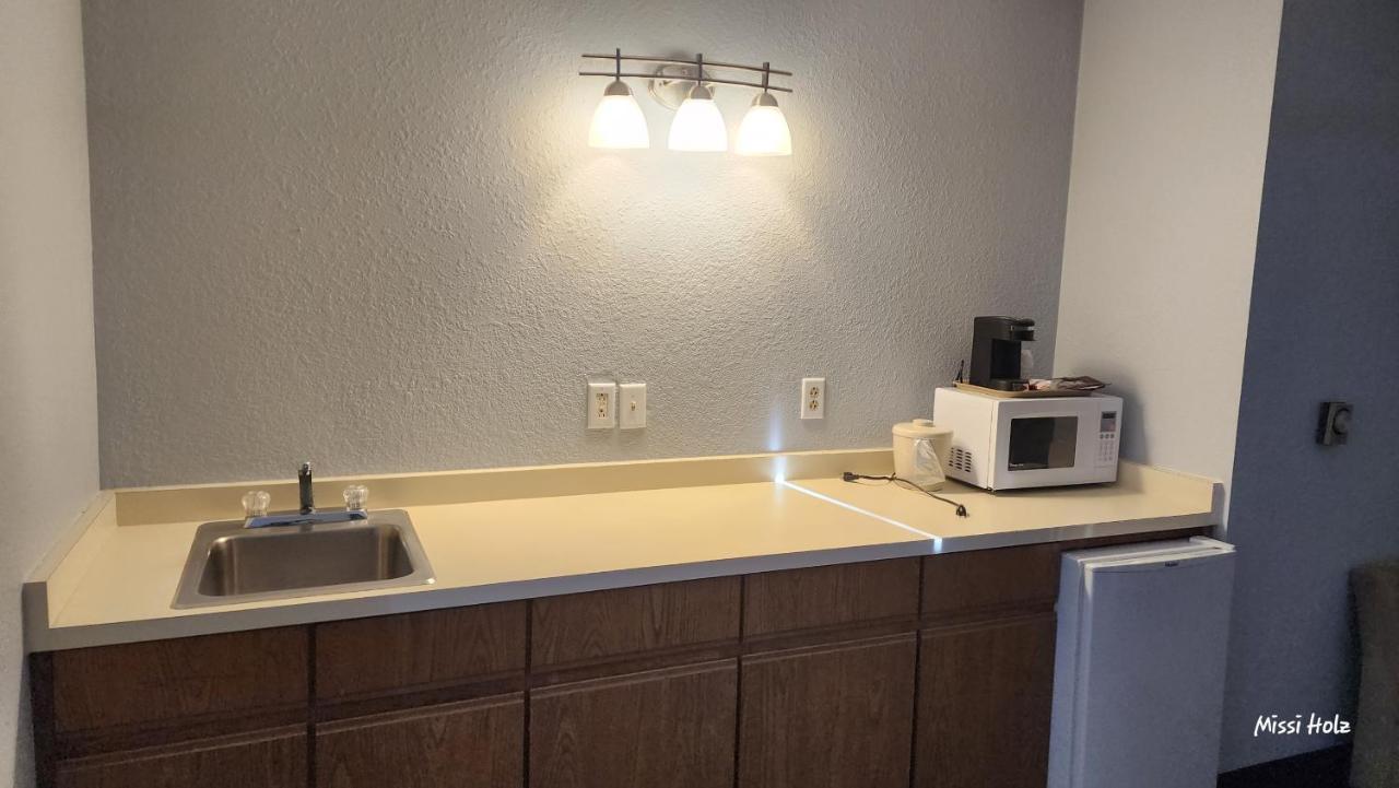 The Oasis Hotel & Bar Sheboygan Falls المظهر الخارجي الصورة