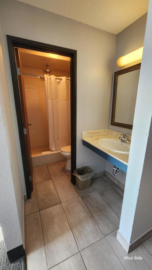 The Oasis Hotel & Bar Sheboygan Falls المظهر الخارجي الصورة